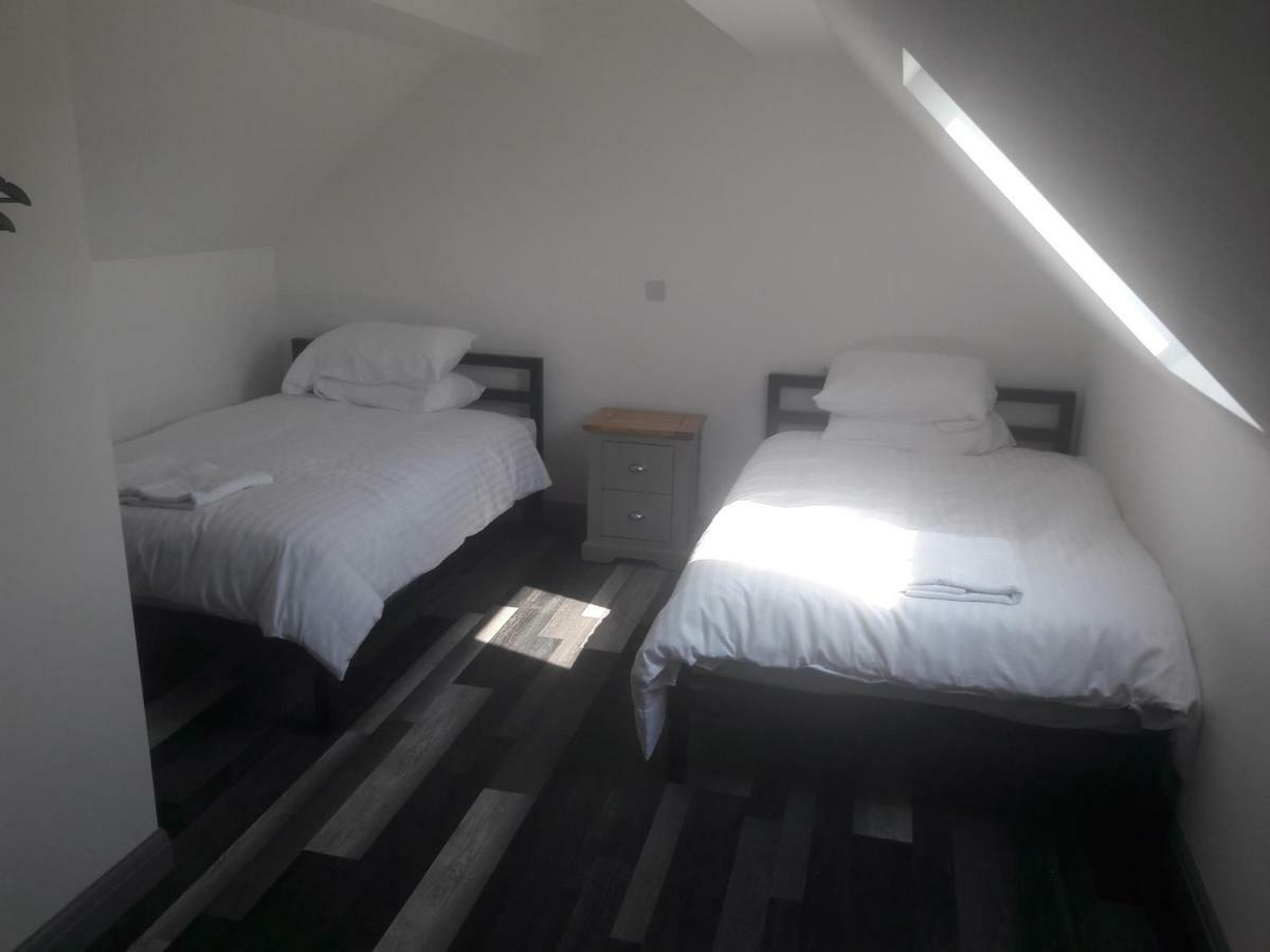 Crofts Hotel Cardiff Bagian luar foto