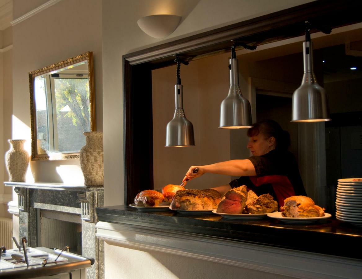 Crofts Hotel Cardiff Bagian luar foto