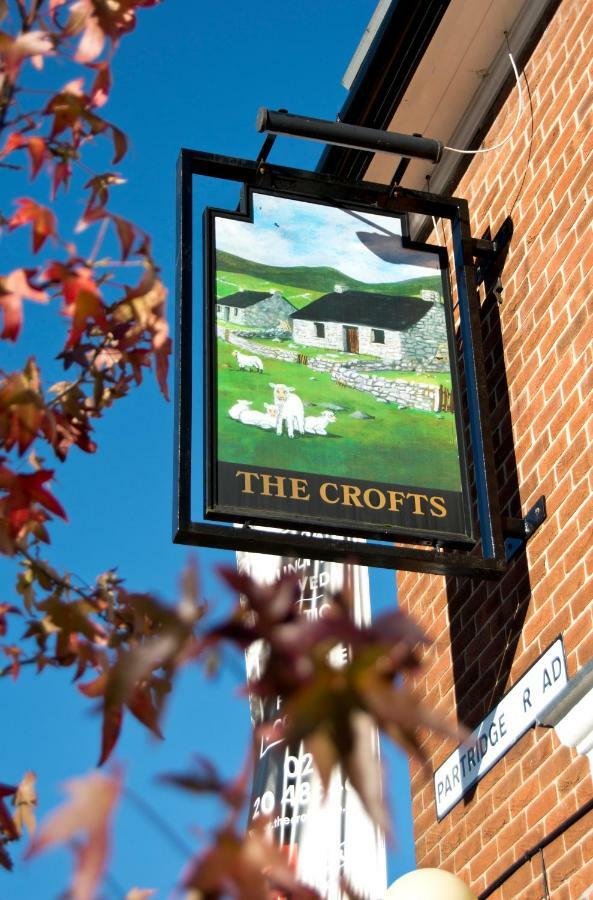 Crofts Hotel Cardiff Bagian luar foto
