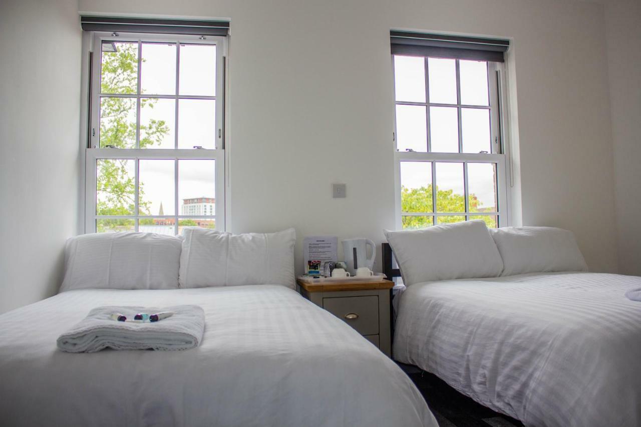 Crofts Hotel Cardiff Bagian luar foto